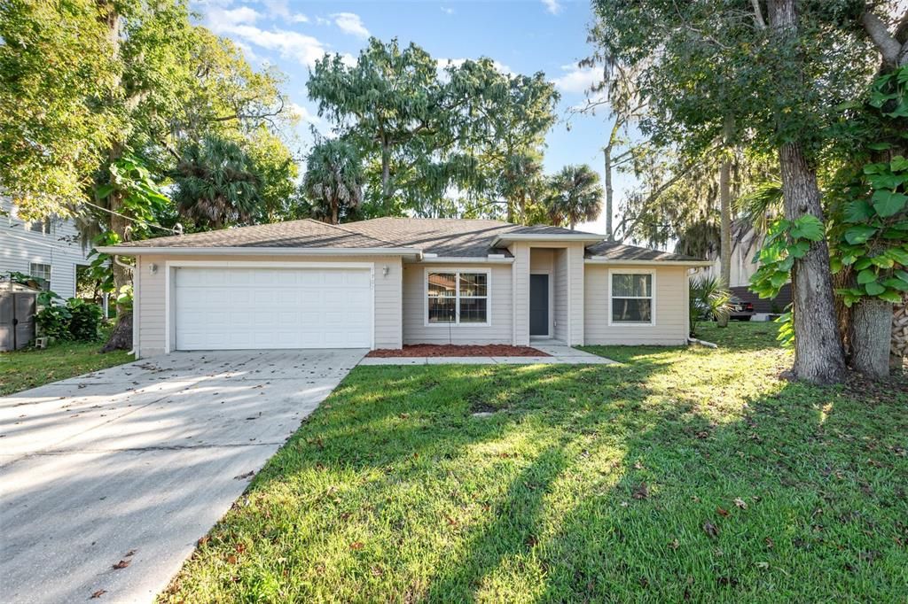 For Sale: $260,000 (3 beds, 2 baths, 1404 Square Feet)