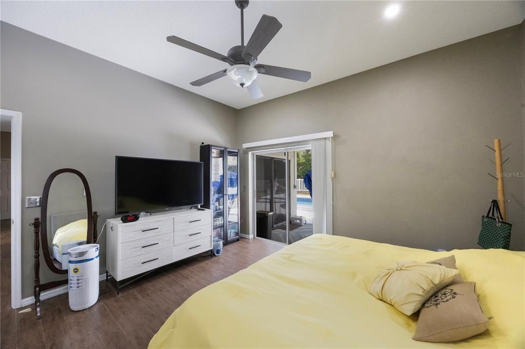 For Sale: $530,000 (3 beds, 2 baths, 2065 Square Feet)