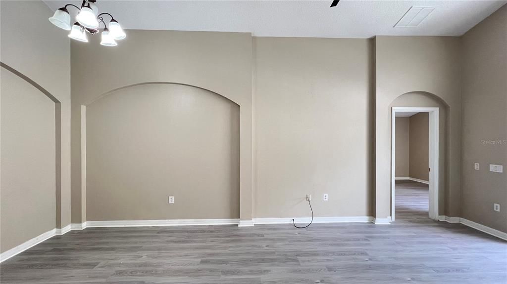 Active With Contract: $2,250 (4 beds, 3 baths, 1862 Square Feet)