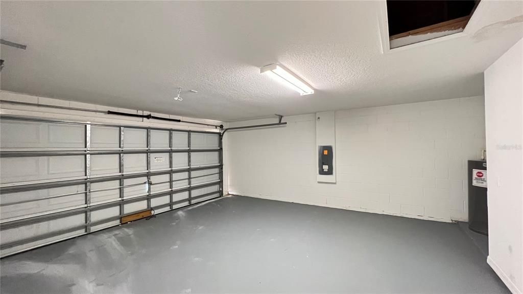 Active With Contract: $2,250 (4 beds, 3 baths, 1862 Square Feet)