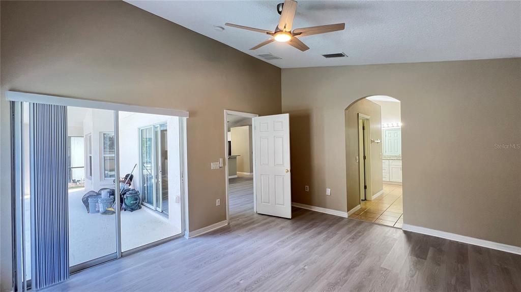 Active With Contract: $2,250 (4 beds, 3 baths, 1862 Square Feet)