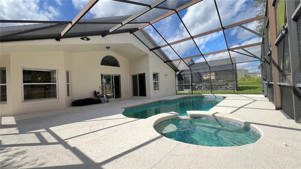 Active With Contract: $2,250 (4 beds, 3 baths, 1862 Square Feet)