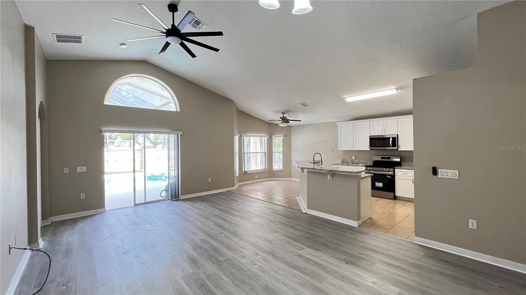 Active With Contract: $2,250 (4 beds, 3 baths, 1862 Square Feet)