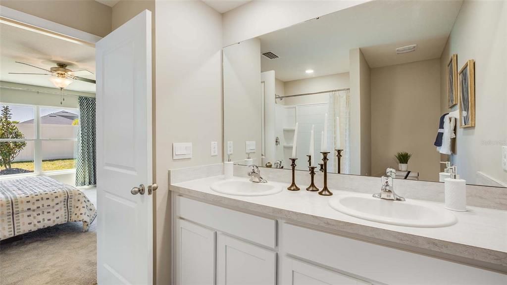 For Sale: $302,070 (3 beds, 2 baths, 1504 Square Feet)