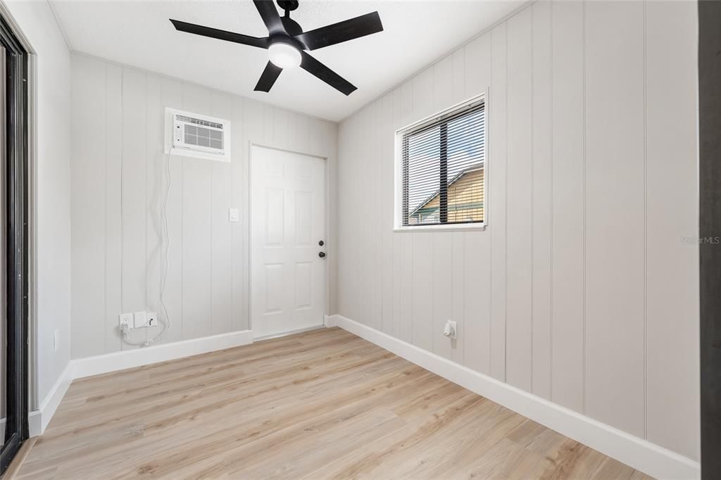 Active With Contract: $298,500 (2 beds, 2 baths, 1248 Square Feet)