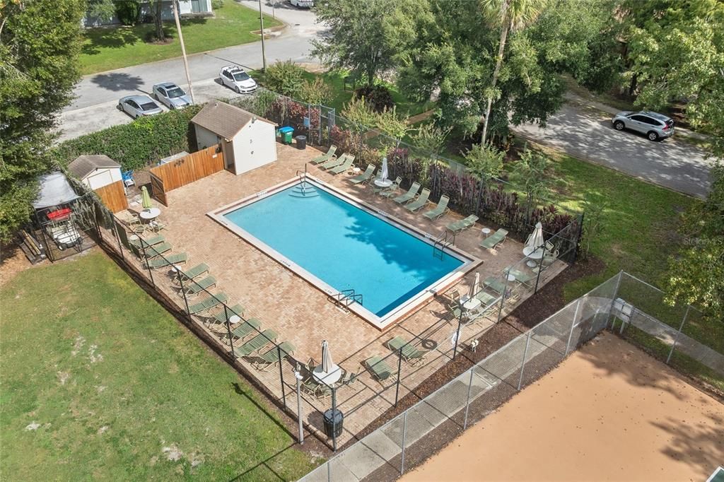 Active With Contract: $298,500 (2 beds, 2 baths, 1248 Square Feet)