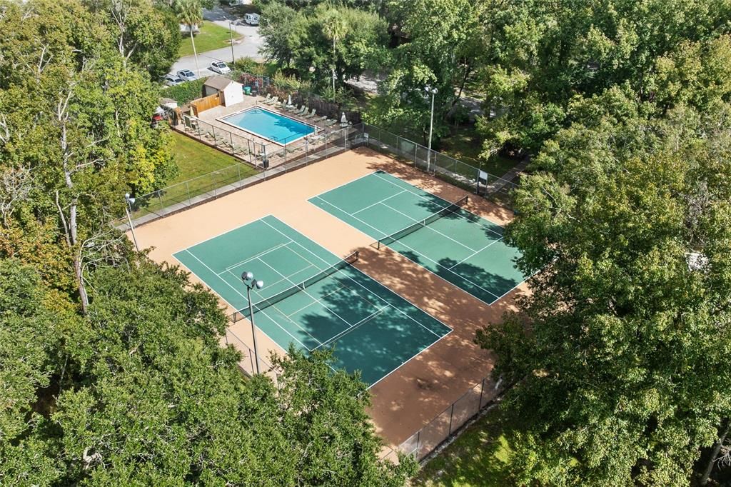 Active With Contract: $298,500 (2 beds, 2 baths, 1248 Square Feet)