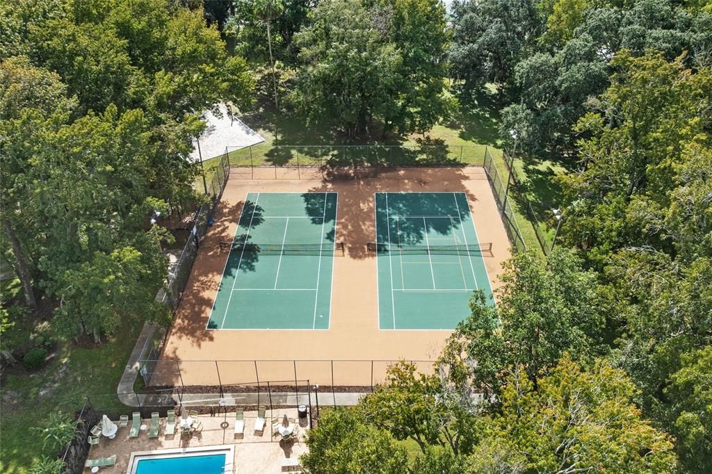 Active With Contract: $298,500 (2 beds, 2 baths, 1248 Square Feet)