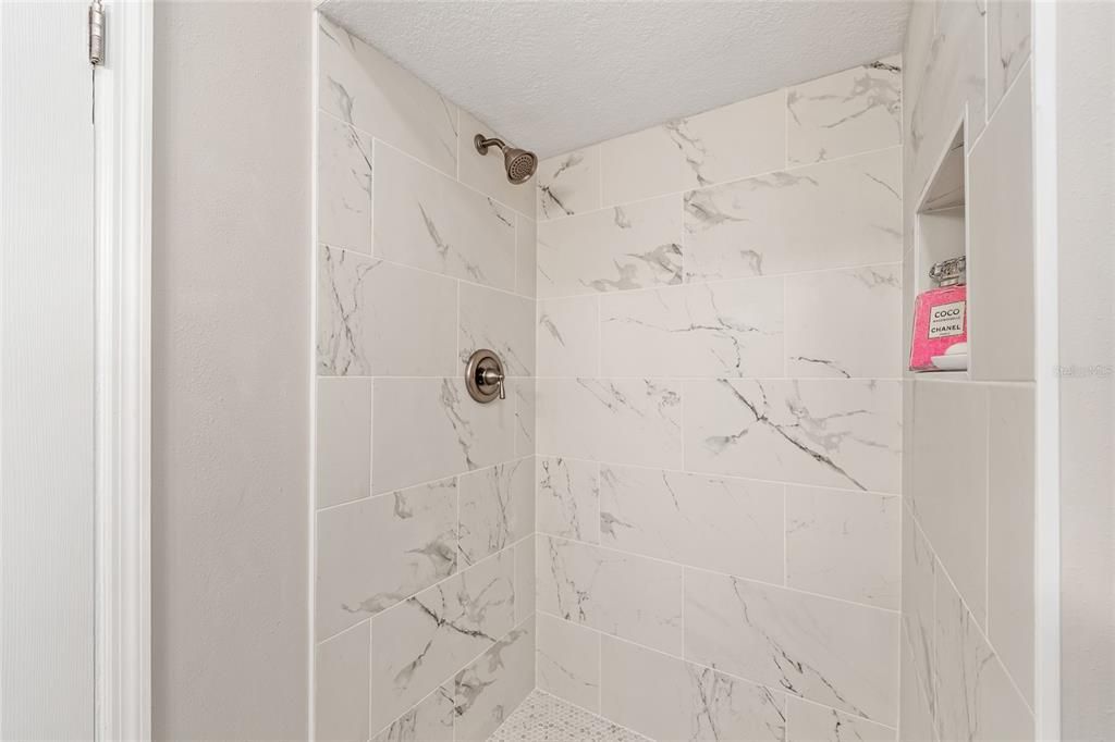 Active With Contract: $298,500 (2 beds, 2 baths, 1248 Square Feet)