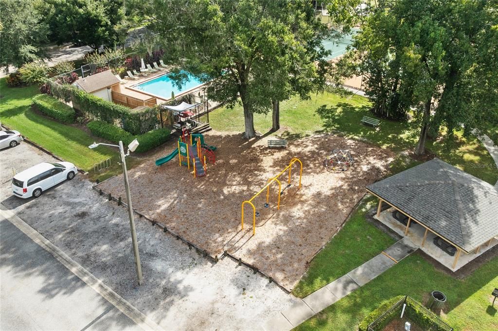 Active With Contract: $298,500 (2 beds, 2 baths, 1248 Square Feet)