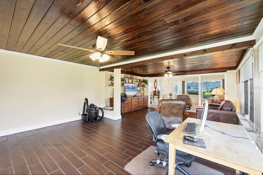 Active With Contract: $655,900 (2 beds, 1 baths, 1417 Square Feet)