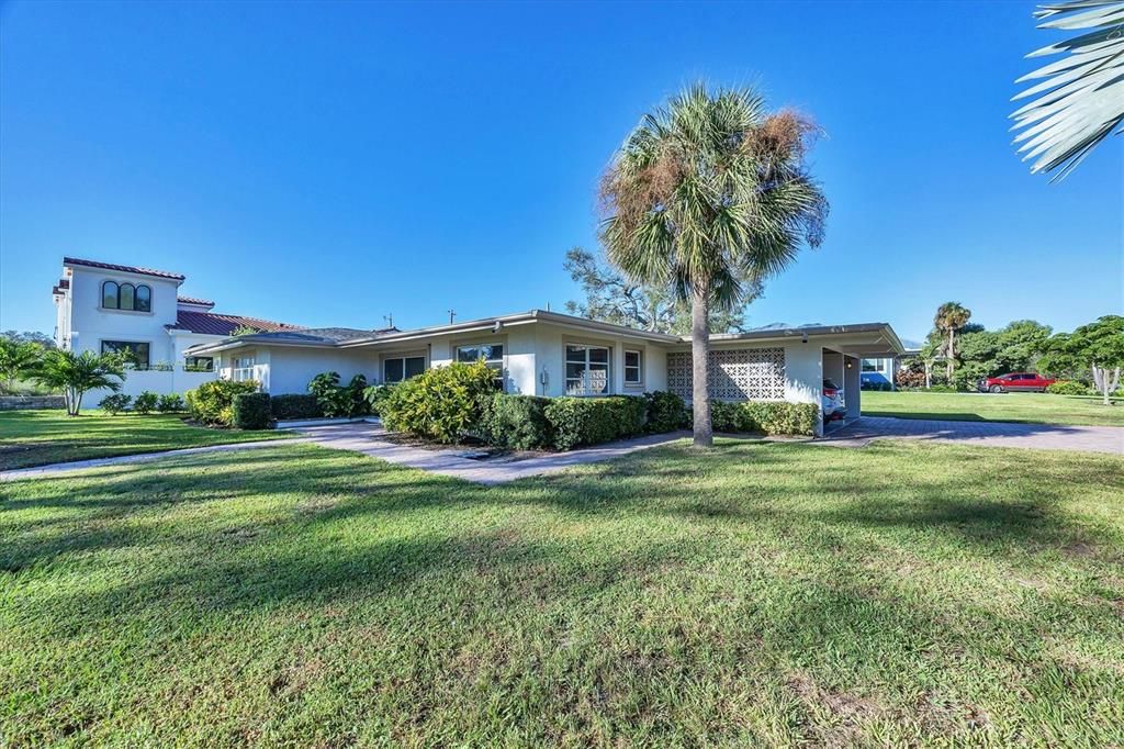 Active With Contract: $655,900 (2 beds, 1 baths, 1417 Square Feet)