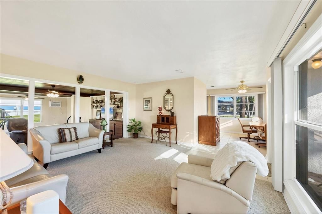 Active With Contract: $655,900 (2 beds, 1 baths, 1417 Square Feet)