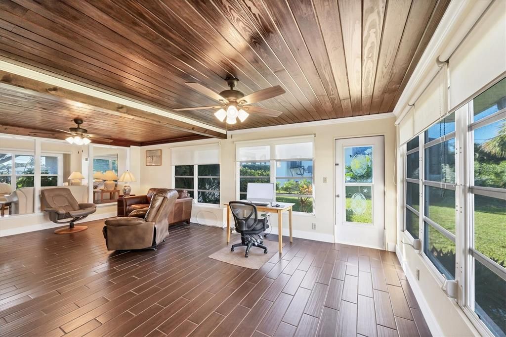 Active With Contract: $655,900 (2 beds, 1 baths, 1417 Square Feet)