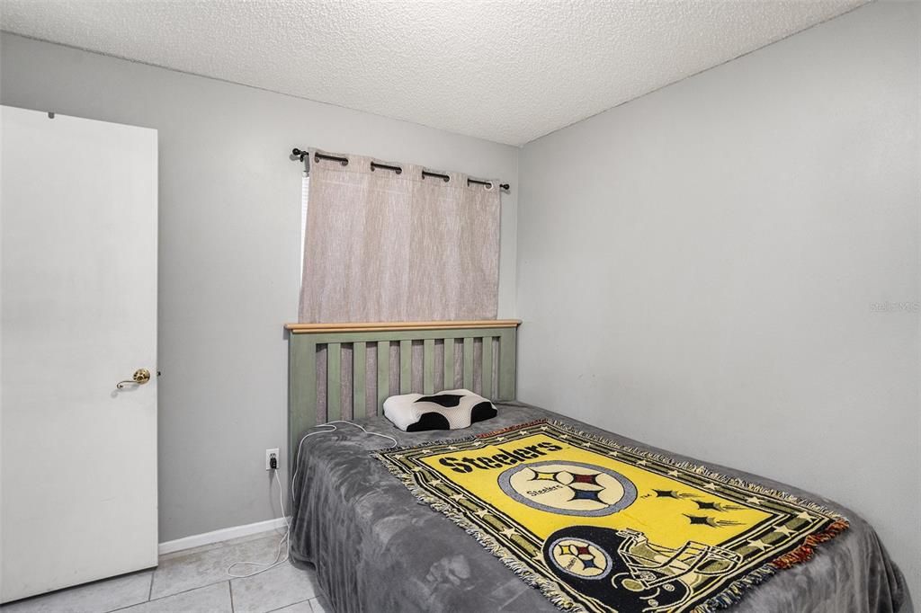 En Venta: $355,000 (3 camas, 2 baños, 1299 Pies cuadrados)