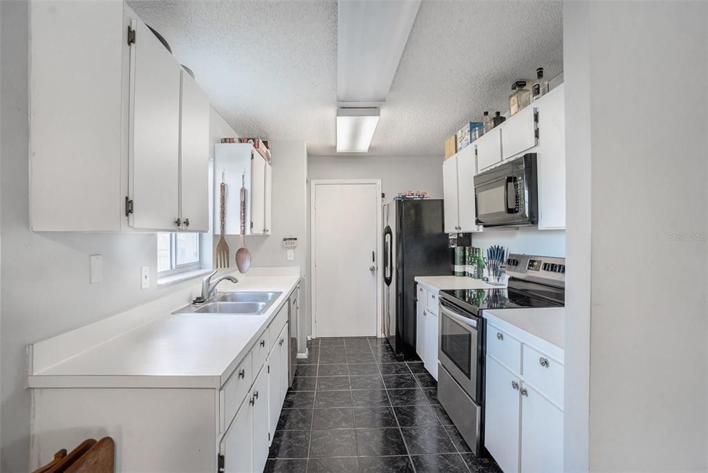 En Venta: $355,000 (3 camas, 2 baños, 1299 Pies cuadrados)