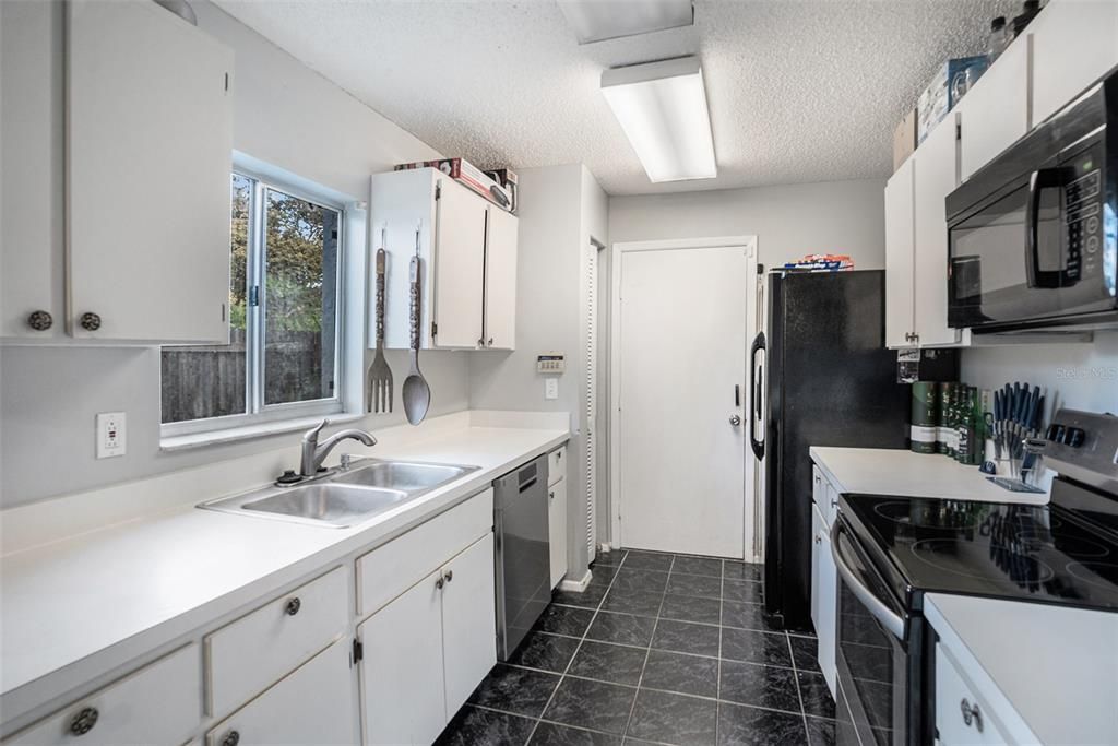 En Venta: $355,000 (3 camas, 2 baños, 1299 Pies cuadrados)