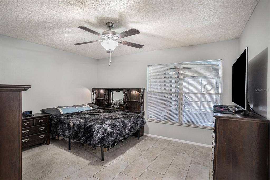 En Venta: $355,000 (3 camas, 2 baños, 1299 Pies cuadrados)