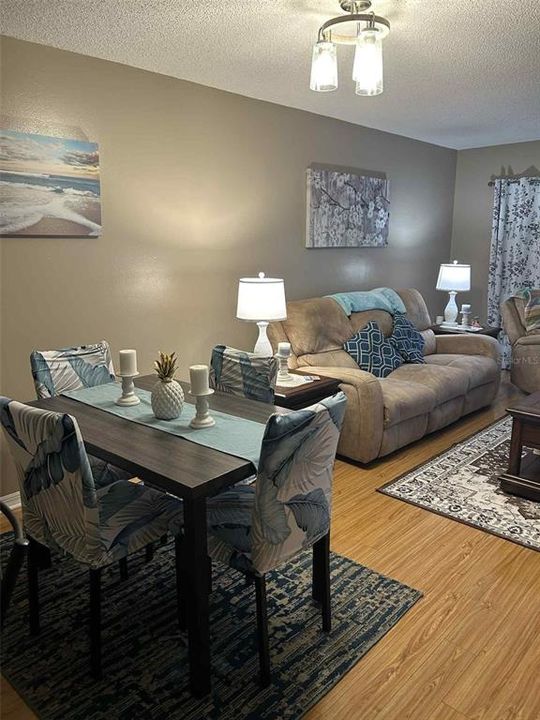 出租: $2,000 (2 贝兹, 2 浴室, 912 平方英尺)