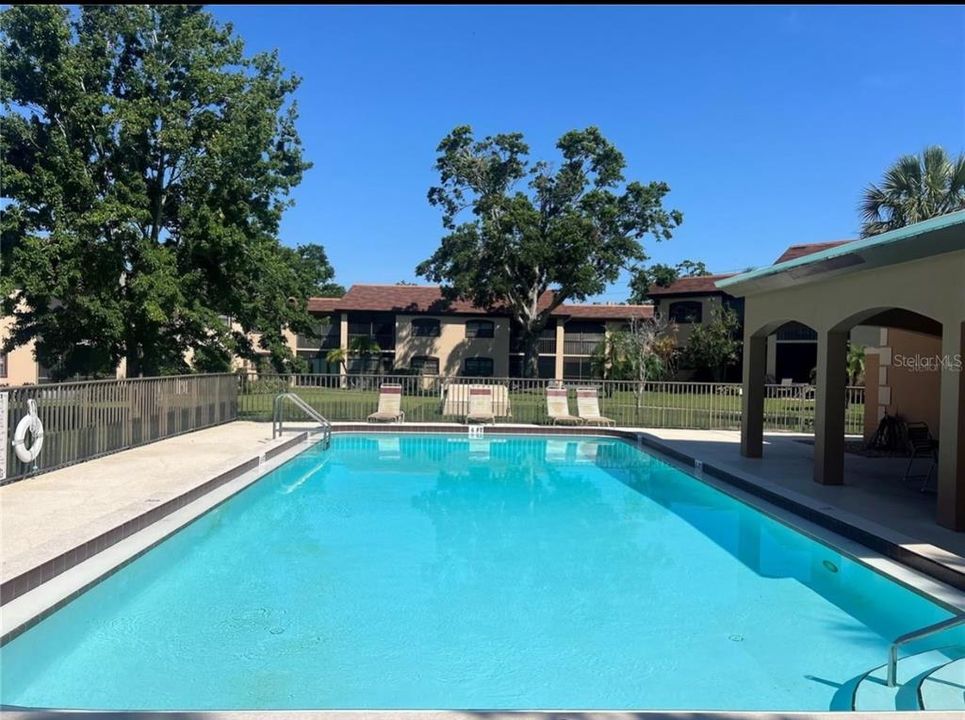 出租: $2,000 (2 贝兹, 2 浴室, 912 平方英尺)