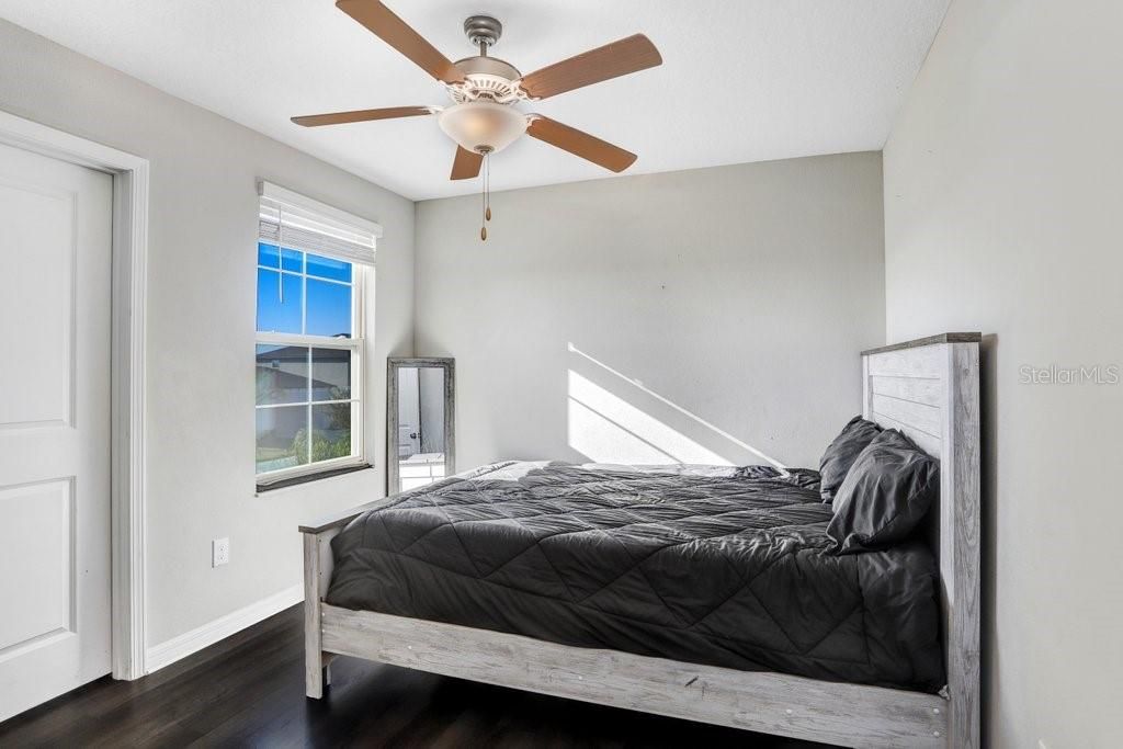 待售: $415,000 (5 贝兹, 2 浴室, 2264 平方英尺)