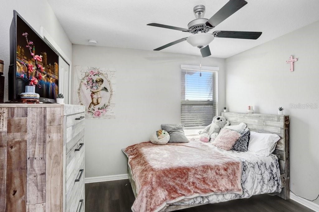 待售: $415,000 (5 贝兹, 2 浴室, 2264 平方英尺)