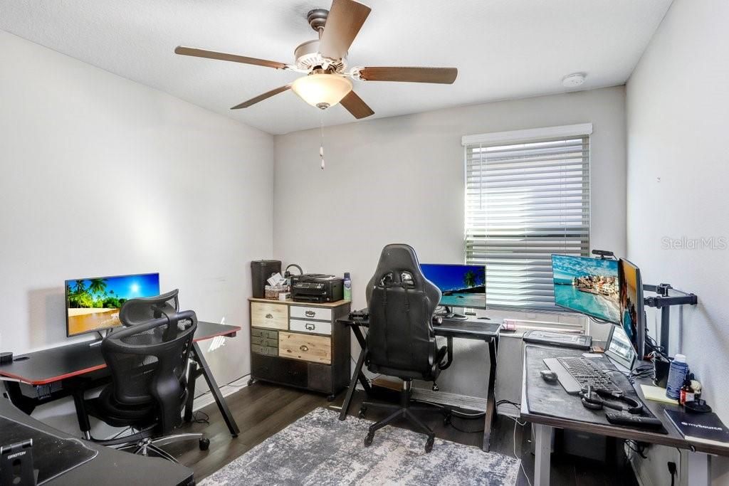 待售: $415,000 (5 贝兹, 2 浴室, 2264 平方英尺)