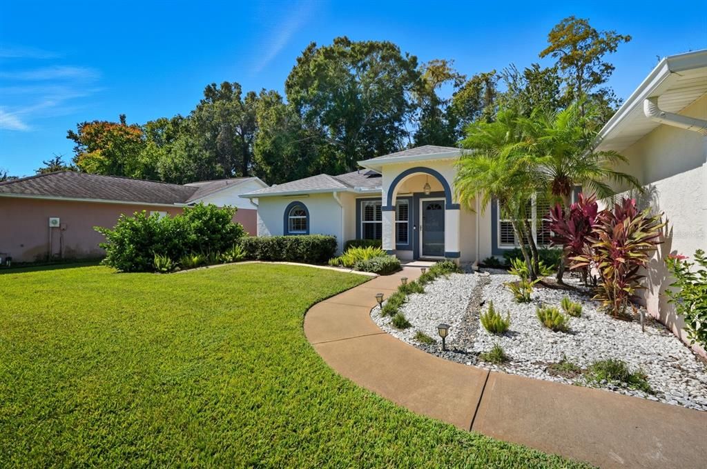 Под контрактом: $350,000 (3 спален, 2 ванн, 1769 Квадратных фут)