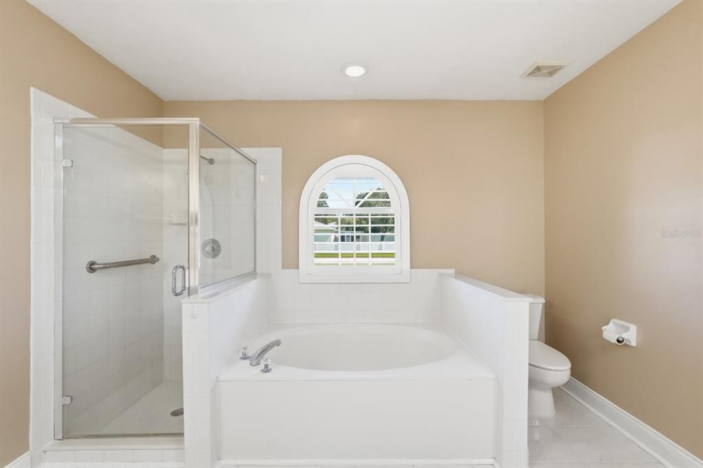 Под контрактом: $350,000 (3 спален, 2 ванн, 1769 Квадратных фут)