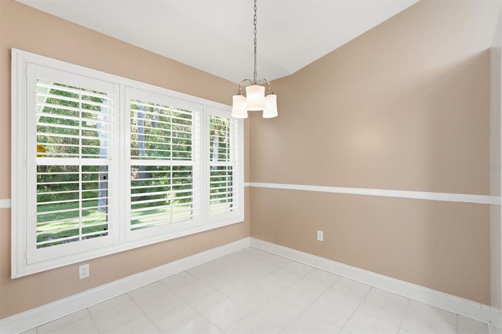 Под контрактом: $350,000 (3 спален, 2 ванн, 1769 Квадратных фут)