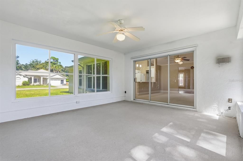 Под контрактом: $350,000 (3 спален, 2 ванн, 1769 Квадратных фут)