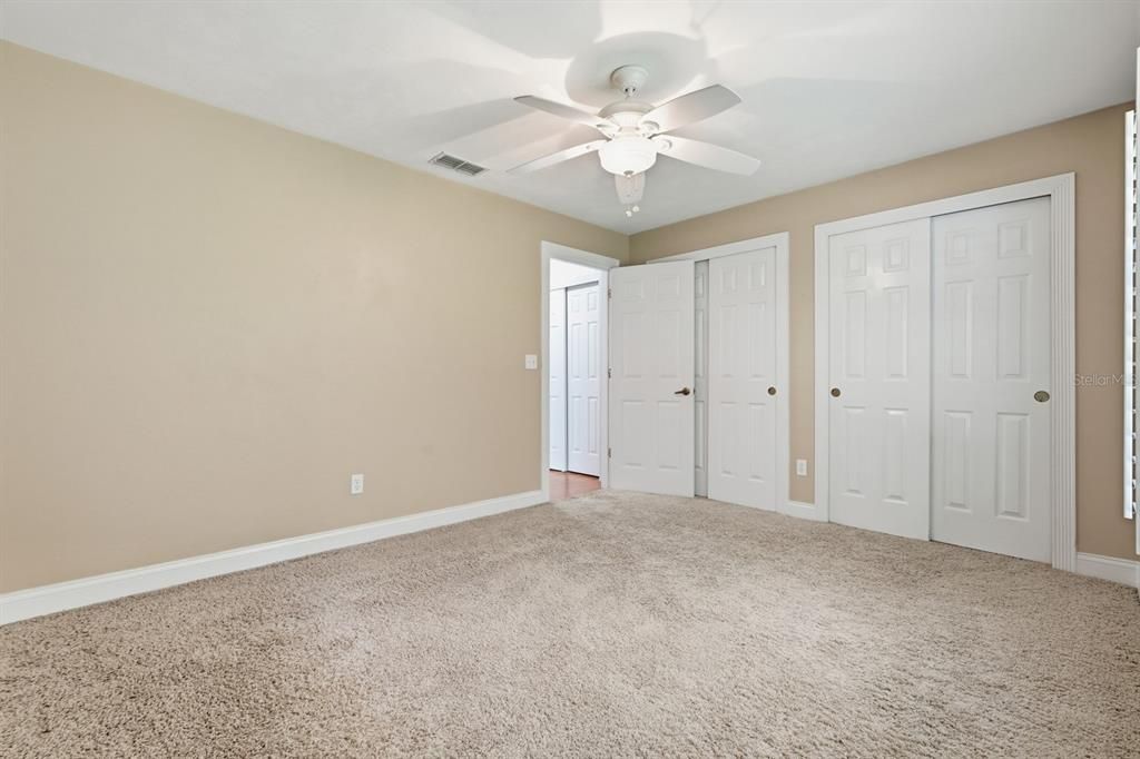 Под контрактом: $350,000 (3 спален, 2 ванн, 1769 Квадратных фут)