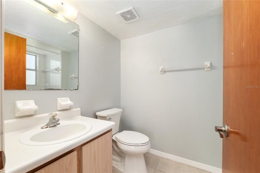 待售: $165,000 (3 贝兹, 2 浴室, 1093 平方英尺)