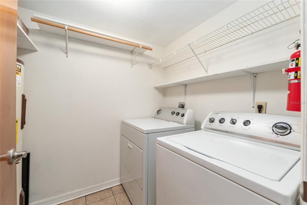 待售: $165,000 (3 贝兹, 2 浴室, 1093 平方英尺)