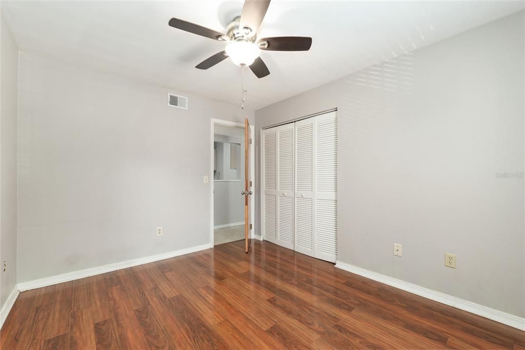 待售: $165,000 (3 贝兹, 2 浴室, 1093 平方英尺)