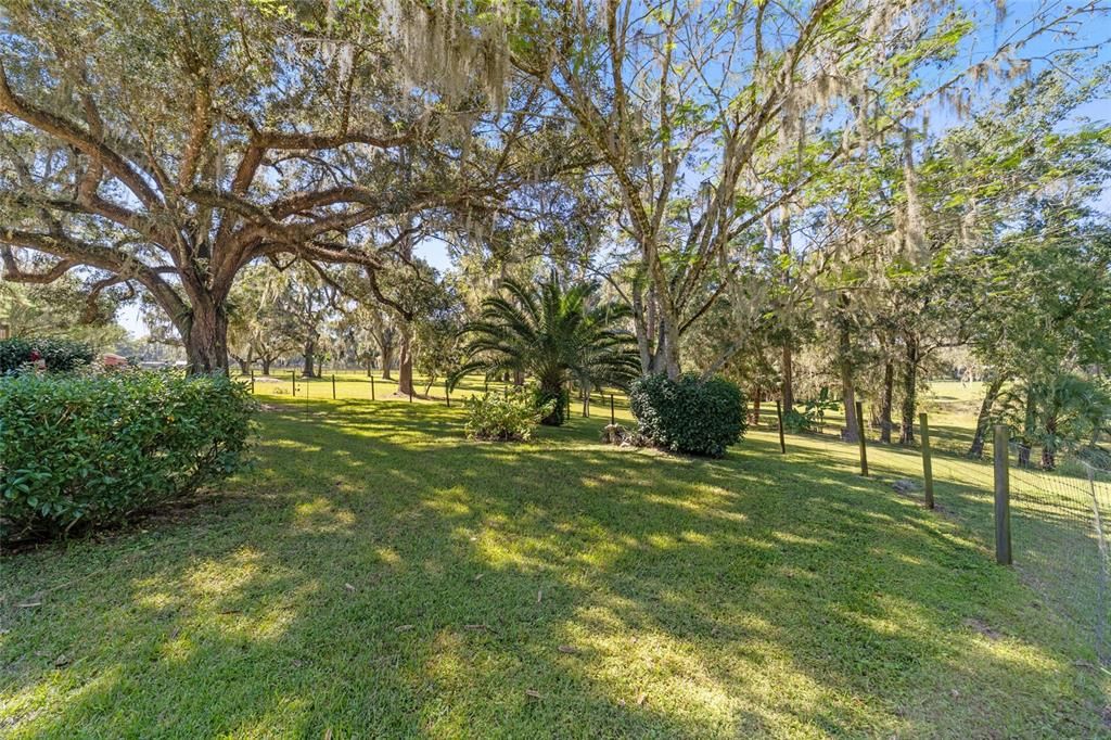 For Sale: $299,000 (3 beds, 2 baths, 1352 Square Feet)