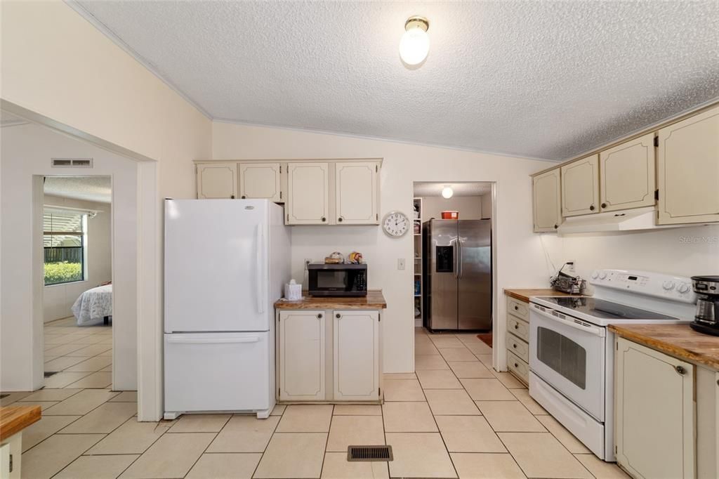 For Sale: $299,000 (3 beds, 2 baths, 1352 Square Feet)