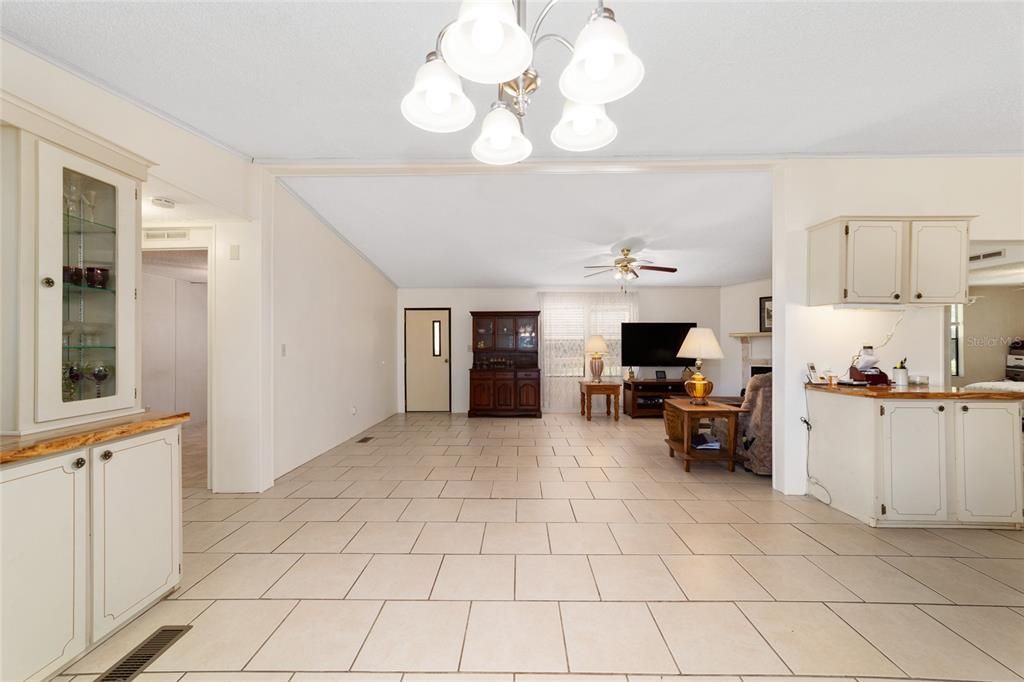 For Sale: $299,000 (3 beds, 2 baths, 1352 Square Feet)