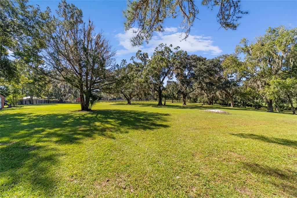 For Sale: $299,000 (3 beds, 2 baths, 1352 Square Feet)