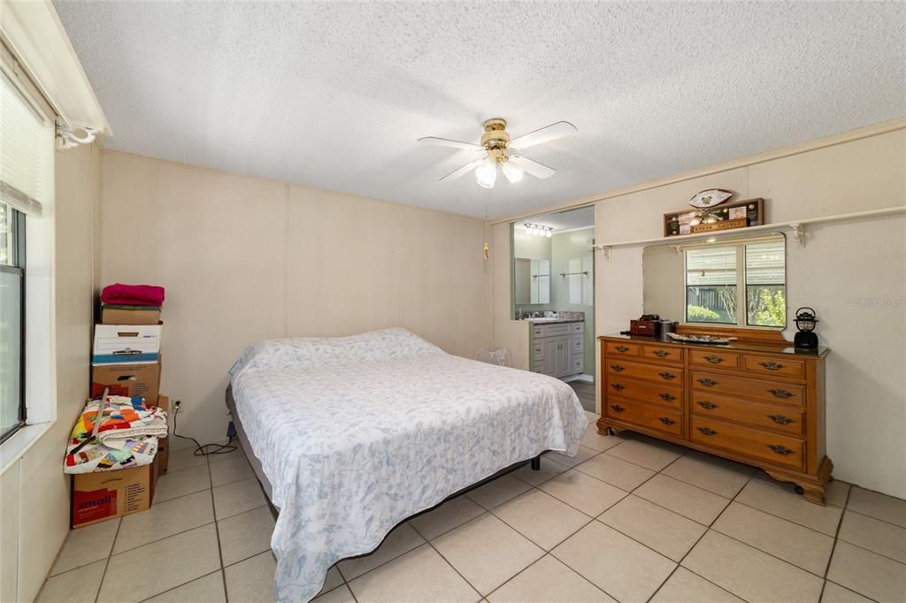 For Sale: $299,000 (3 beds, 2 baths, 1352 Square Feet)