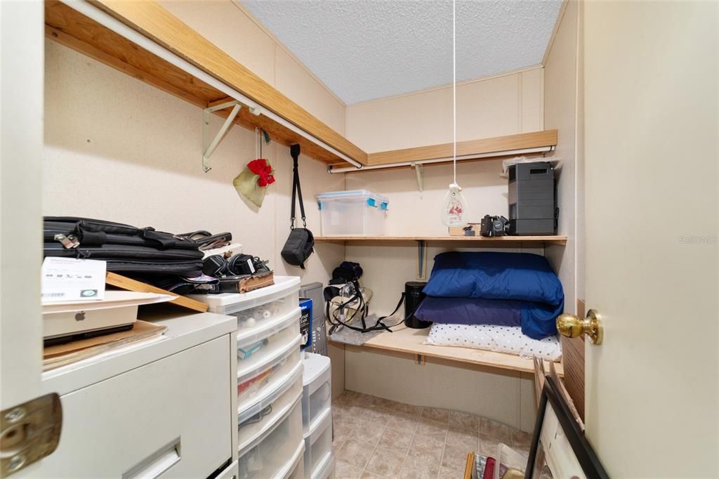 For Sale: $299,000 (3 beds, 2 baths, 1352 Square Feet)