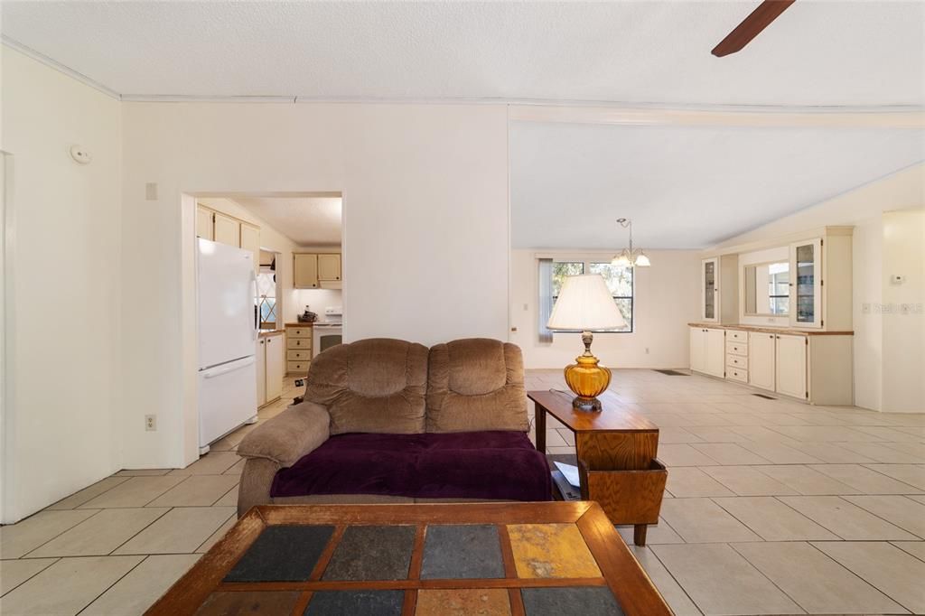 For Sale: $299,000 (3 beds, 2 baths, 1352 Square Feet)