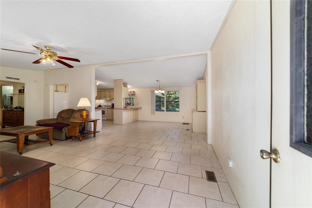 For Sale: $299,000 (3 beds, 2 baths, 1352 Square Feet)