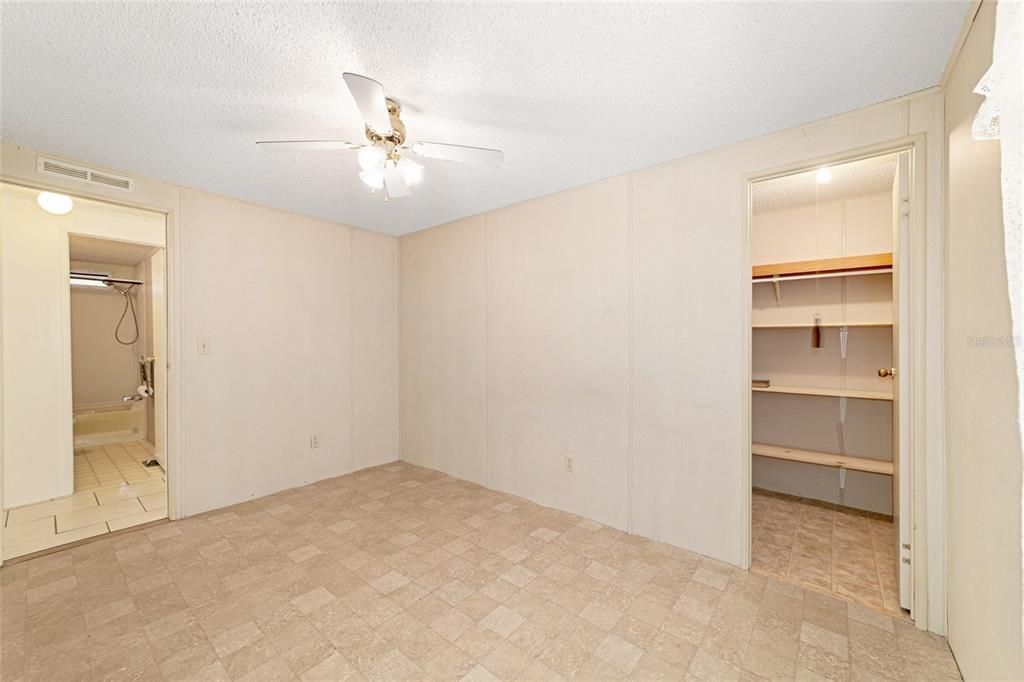 For Sale: $299,000 (3 beds, 2 baths, 1352 Square Feet)