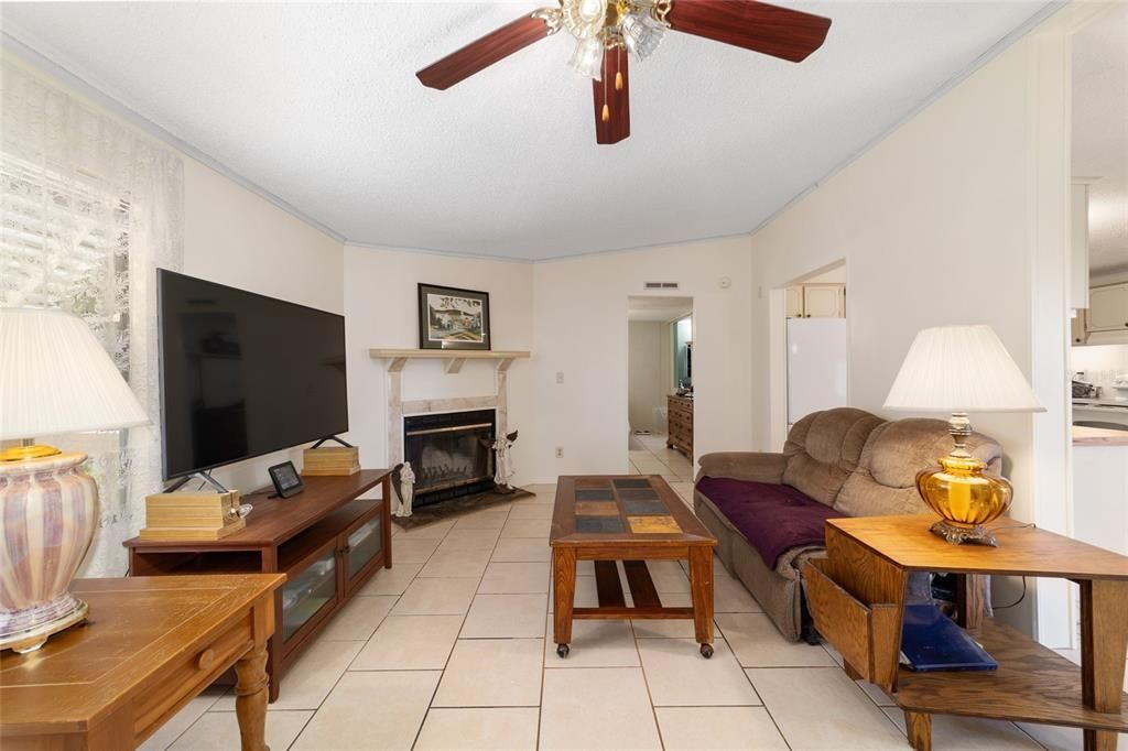 For Sale: $299,000 (3 beds, 2 baths, 1352 Square Feet)