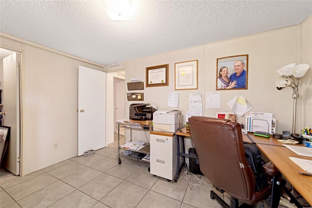 For Sale: $299,000 (3 beds, 2 baths, 1352 Square Feet)