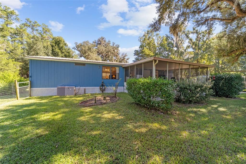 For Sale: $299,000 (3 beds, 2 baths, 1352 Square Feet)