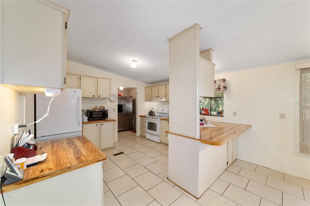 For Sale: $299,000 (3 beds, 2 baths, 1352 Square Feet)