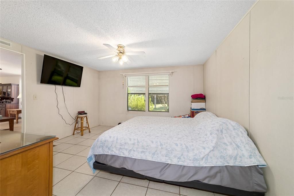 For Sale: $299,000 (3 beds, 2 baths, 1352 Square Feet)