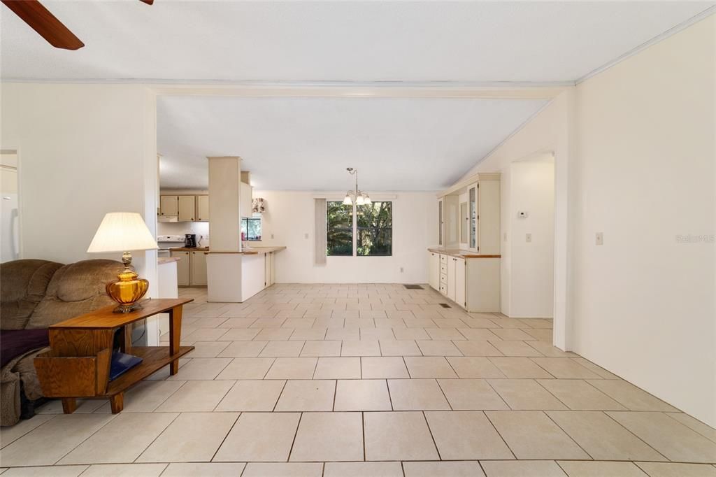 For Sale: $299,000 (3 beds, 2 baths, 1352 Square Feet)